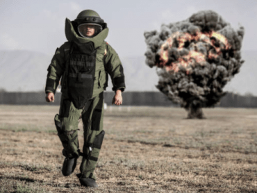 Bomb Doctors: The Men With Nine Lives&nbsp;(2017)