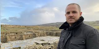 Walking Britain’s Roman Roads (2020): S01E06 – Stane&nbsp;Street