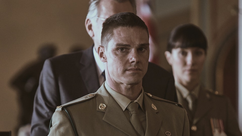 Fighting Season (2018): S01E06 – Outside the&nbsp;Wire